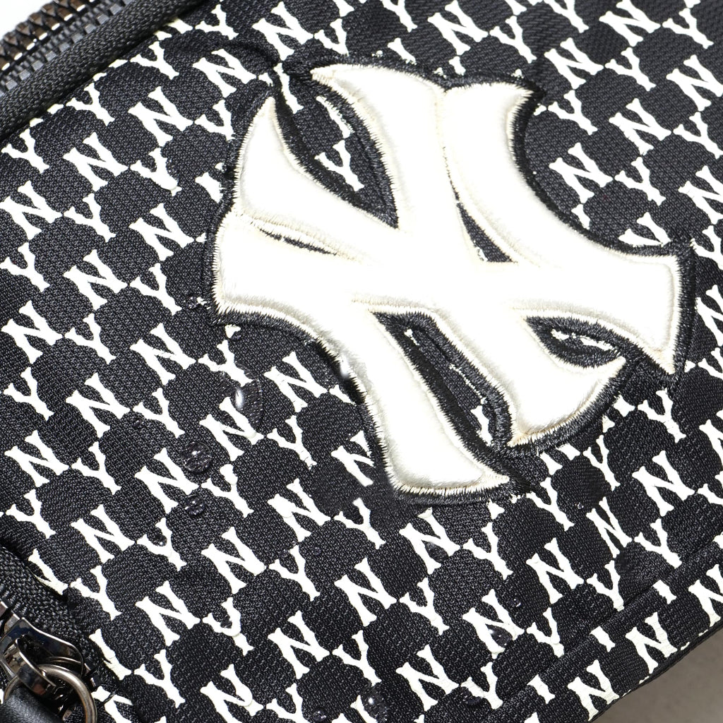 M7B Classic Monogram Hipsack