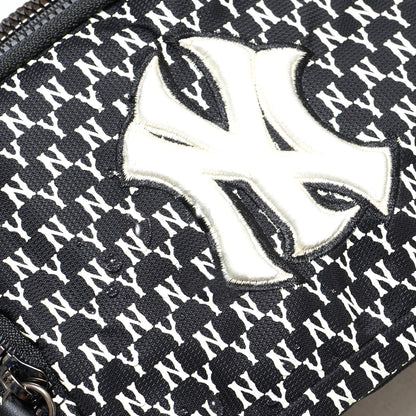 M7B Classic Monogram Hipsack