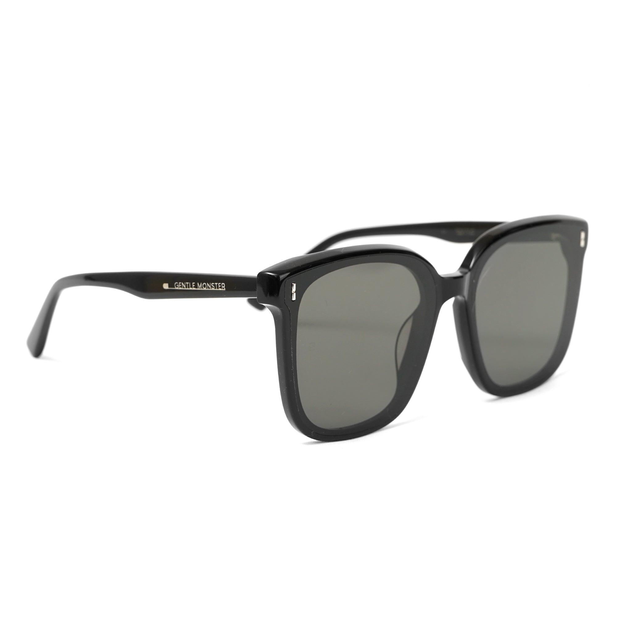 GM hotsell Frida Sunglasses